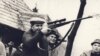 Lui Ceaușescu îi plăcea, ca tuturor boșilor comuniști, să vâneze. Era probabil nostalgic după vânătorile de țărani din timpul cooperativizării. Sursa: comunismulinromania.ro (MNIR)