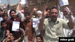 د خیبر پښتونخوا خلک وايي، بجلي په دې صوبه کې جوړېږي خو هغوی ترې محروم دي. 