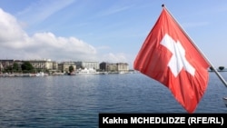 Switzerland has demanded that Russia cease spying activities on its territory.
