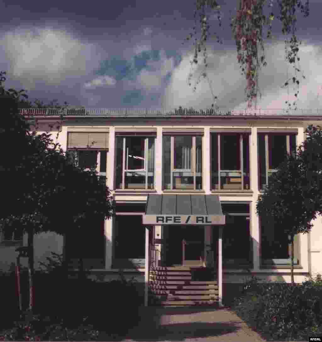 In 1976, Radio Free Europe and Radio Liberty merged into one entity (RFE/RL), which had its headquarters in Munich's "English Garden."
