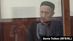 Абловас Джумаев слушает приговор суда. Актау, 20 сентября 2018 года.