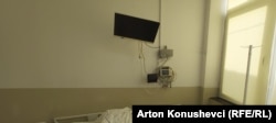 Izgled prostorija na ortopediji u kojoj pacijent čeka na operaciju.