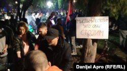 Studenti u protestnoj šetnji od Beograda do Novog Sada na pauzi u Staroj Pazovi, 30. januar 2025.