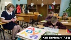 Під час курсу вчителів навчатимуть, зокрема, «виявляти опозиційно налаштованих дітей». Фото ілюстративне