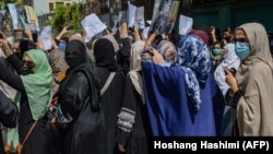 کابل کې ښځينه فعالانو او کارکوونکو په ځلونو د خپلو حقونو لپاره مظاهرې کړې دي ــ انځور له ارشيفه