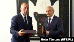 Lider Alijanse za budućnost Ramuš Haradinaj i čelnik Demokratskog saveza Kosova Isa Mustafa