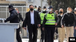 Sašo Mijalkov u policijskoj pratnji pred Krivičnim sudom u Skoplju, prije izricanja presude "Target-Tvrđava" 