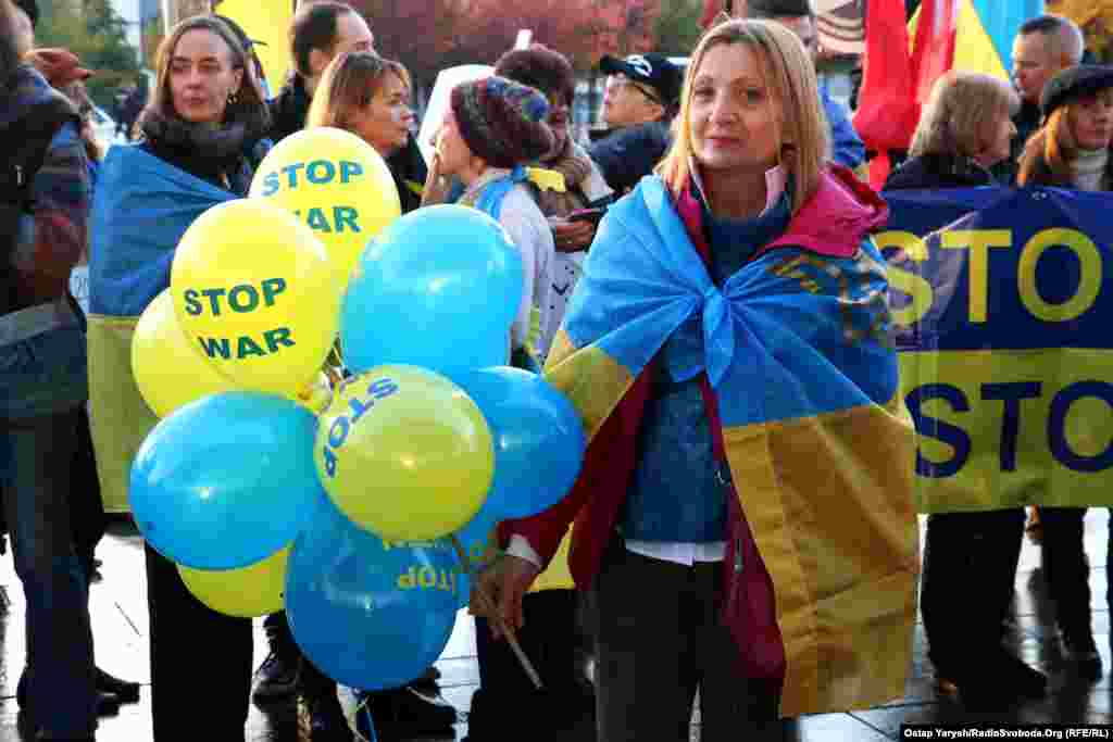 Протесты продолжались примерно два часа. Вскоре после того, как «Нормандская четверка» прибыла в ведомство федерального канцлера Германии, люди разошлись
