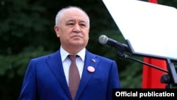 Омурбек Текебаев.