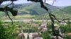 Жители Ахалгори подтверждают, что в ходе конфликта в начале 90-х годов имели место факты насильственного присвоения некоторыми грузинами осетинских домов
