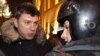 По свидетельству многих, Борис Немцов никакого сопротивления 31 декабря никому не оказывал. Но его все равно арестовали