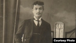 Born in the Russian Empire, David Livshin was on his way to Montreal to join his family when the "Titanic" sank.