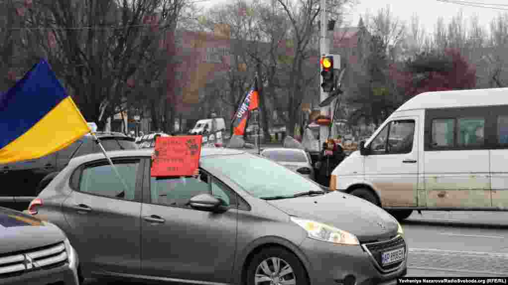 Напис на банері «Немає часу втрачати час»