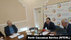 Бывший глава Миниприроды Северной Осетии Чермен Мамиев на одном из совещаний