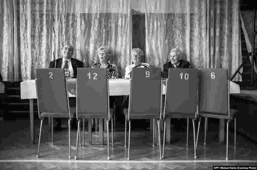 First Prize, Art: A senior citizens' dance party. (Michael Hanke)