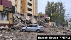 Seventeen people, including a rescue worker, were reported injured after Russia's military fired ballistic missiles on Kryviy Rih in the southern region of Dnipropetrovsk on October 20.