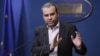 Darius Vâlcov, fost ministru de Finanțe, condamnat pentru luare de mită, s-a predat în Napoli.