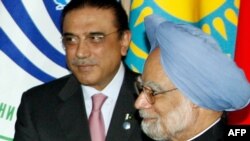 Pakistani President Asif Ali Zardari and Indian Prime Minister Manmohan Singh met on the summit's sidelines.