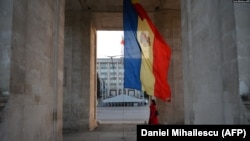 The vote is seen as a test for Moldova's pro-Western political camp. 