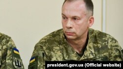 უკრაინის სახმელეთო ჯარების სარდალი გენერალი ოლექსანდრ სირსკი. დონეცკის ოლქი, 6 მაისი 2019. 