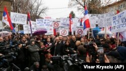 Goran Rakić, gradonačelnik Severne Mitrovice u ostavci, na protestu protiv mera Vlade Kosova prema Srbiji i BiH 