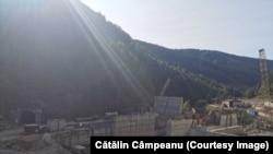 Lucrările la barajul de la Surduc (Covasna) de pe râul Bâsca Mare ar fi realizate în proporție de 75%, susține Hidroelectrica. Investiția a început în comunism.