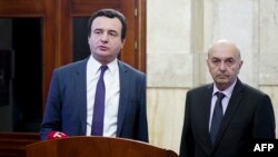 Aljbin Kurti i Isa Mustafa, uoči formiranja Vlade Kosova, 2. februara 2020.