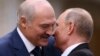 Александр Лукашенко с Владимиром Путиным во время саммита Организации договора о коллективной безопасности (ОДКБ) в Минске 30 ноября 2017 года