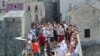 Protest zanatlija, privrednika, ugostitelja i drugih turističkih radnika na Starom mostu u Mostaru