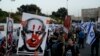 Protest protiv vlade izraelskog premijera Benjamina Netanyahua, gdje demonstranti pozivaju na oslobađanje talaca koje u Pojasu Gaze drži militantna grupa Hamas ispred Knesseta, izraelskog parlamenta, u Jerusalemu, u nedjelju, 31. marta 2024.