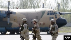 U.S. soldiers at the Manas military air base