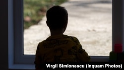 Unii copii din centrele instituționalizate din România nu au parte de condiții corespunzătoare, arată anchetele din ultimii ani.
