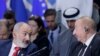Прэм'ер-міністар Армэніі Нікол Пашыньян (злева) і прэзыдэнт Азэрбайджану Ільхам Аліеў. Архіўнае фота.