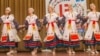 Девушки в чувашских костюмах, Чувашия, 24 октября 2018 года. Архивное, иллюстративное фото