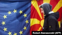 Zastava EU i Severne Makedonije na ulicama Skoplja, februar 2020.