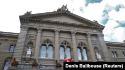 Zgrada parlamenta Švajcarske (Bundeshaus) u Bernu