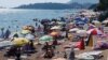 Trenutna epidemiološka situacija u Budvi (na fotografiji plaža Rafailovići, august 2021.) je složena sa tendencijom pogoršanja, navode epidemiolozi.