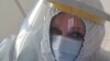 „Razlika je u tome što smo u ratu imali vidljivog neprijatelja“, kaže za RSE Meliha Botulja, medicinska sestra koja od prvog dana pandemije radi u Covid odjelu Opće bolnice „dr Abdulah Nakaš“ u Sarajevu.