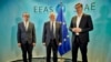 Premijer Kosova Avdulah Hoti, šef evropske diplomatije Žozep Borelj i predsednik Srbije Aleksnadar Vučić u Briselu 16. jula 2020.