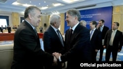 Өмүрбек Текебаев жана Алмазбек Атамбаев