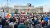 Curtea Constituțională a dezbătut pe 11 martie contestațiile legate de candidatura lui Călin Georgescu. În fața clădirii Palatului Parlamentului, unde este și sediul CCR, s-au strâns câteva sute de susținători ai lui Georgescu.