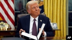 Una dintre prioritățile declarate ale lui Donald Trump a fost reducerea cheltuielilor federale. În acest demers, Trump ar testa limitele puterii prezidențiale, spun unii analiști americani.