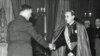 Kardinal Alojzije Stepinac pozdravlja vođu ustaša Antu Pavelića
