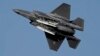 Un F-35 Lightning II Joint Strike Fighter decolează la un antrenament la baza Eglin Air Force - Florida, 6 martie 2012