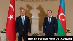 Թուրքիայի արտգործնախարար Մևլութ Չավուշօղլուն և Ադրբեջանի ԱԳ նախարար Ջեյհուն Բայրամովը, արխիվ