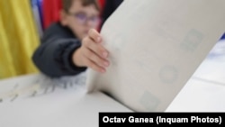 Pe 24 noiembrie a fost turul I al alegerilor prezidențiale. Pe 28 noiembrie, CCR a solicitat BEC renumărarea voturilor.