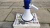 Detalj sa protesta zbog pritisaka na medije u Srbiji, Beograd, mart 2021. godine