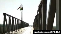 Коронавирус пандемияси ортидан Туркманистон юк машиналарининг ўз ҳудудига киришини тақиқлаб қўйди.