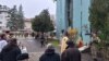 Ceremonie la Monumentul Parașutiștilor din curtea TVR în memoria celor 12 parașutiști împușcati pe 23 decembrie 1989.