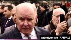 По словам экспертов, до этого от Григория Карасина не звучало конкретного определения транзита как коридора «для товаров из Армении»